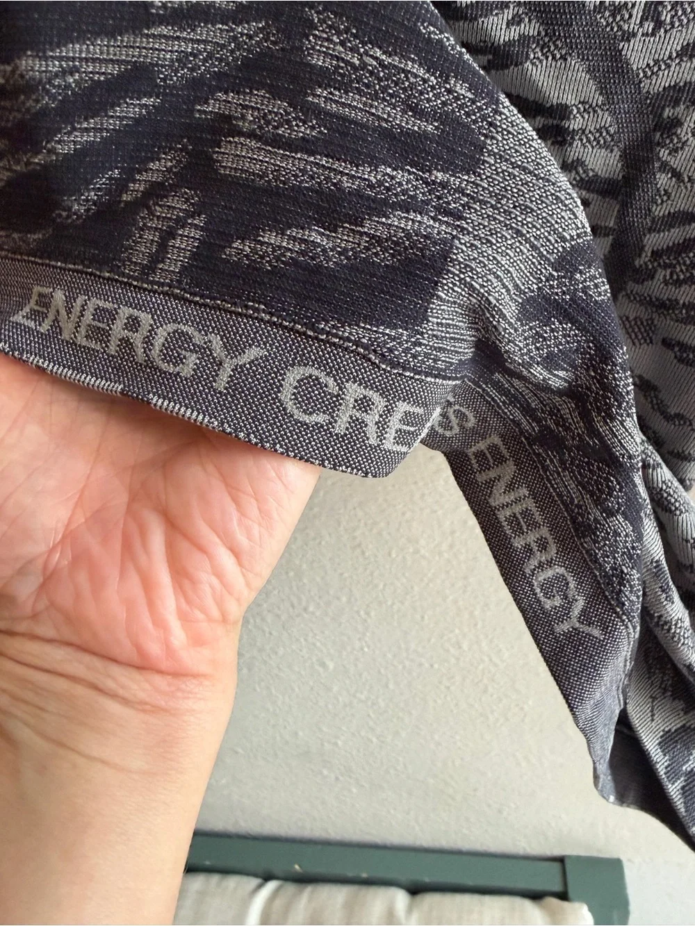 Lululemon Swiftly Tech Long Sleeve Shirt 2.0 in Primal Clash Black Gray Sz 6
